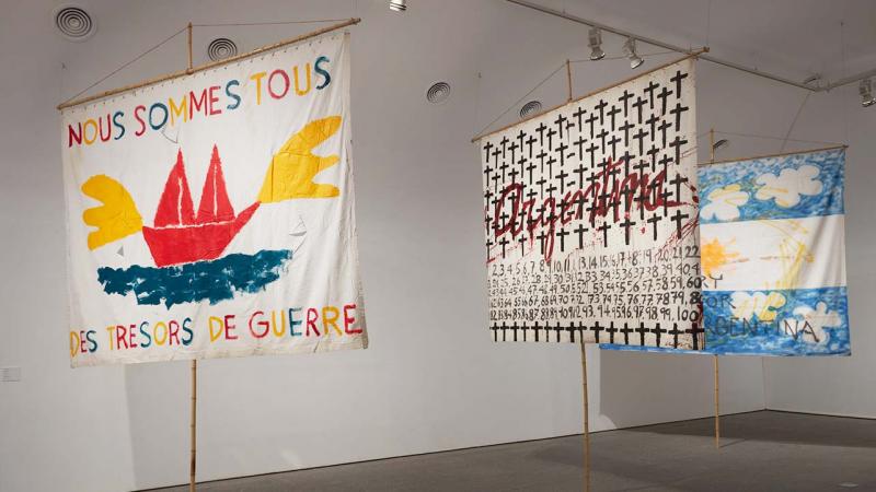 Vista de la exposición. Giro Gráfico. Como en el muro la hiedra. MNCARS, 2022 Link